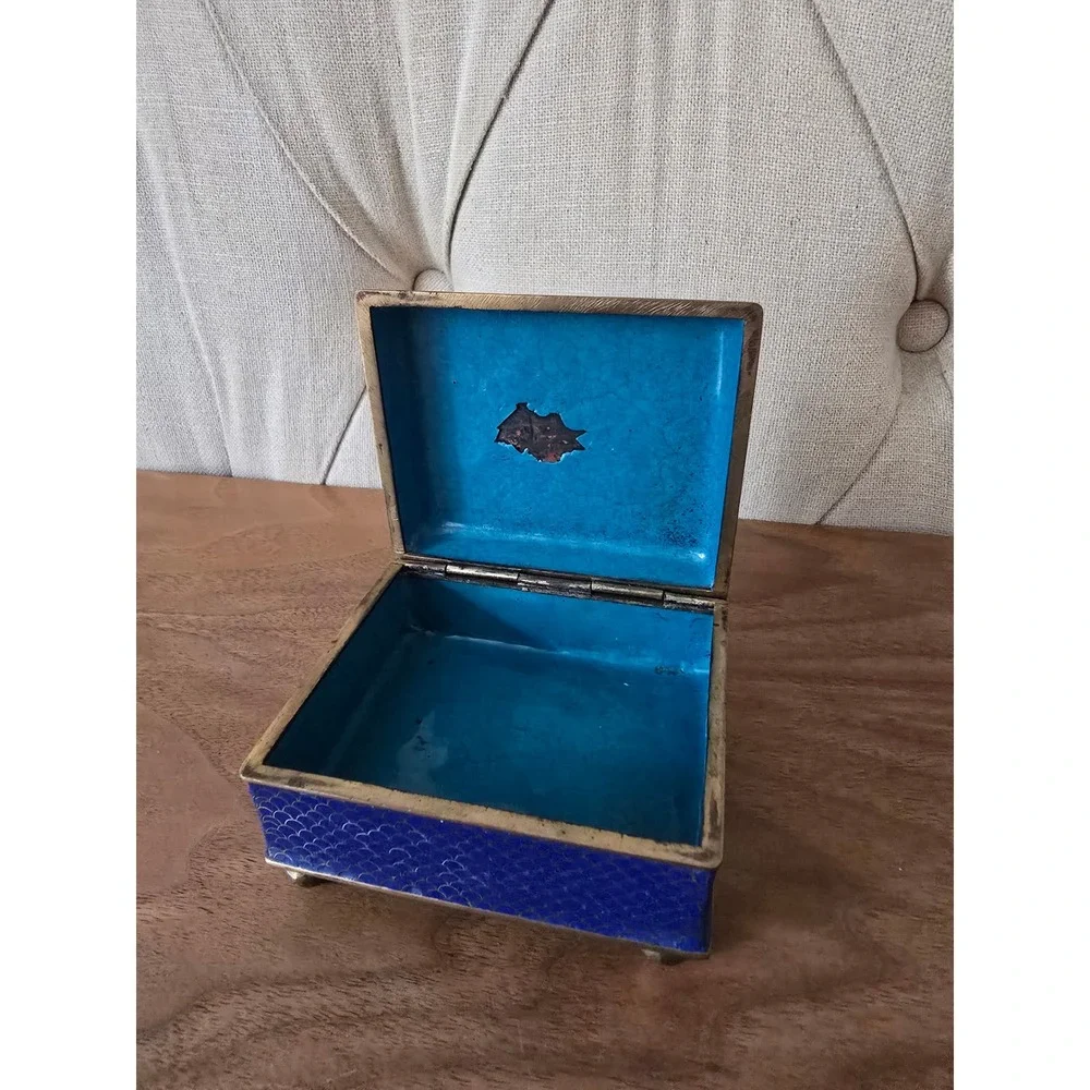 Vintage Chinese blue cloisonné enamel trinket box